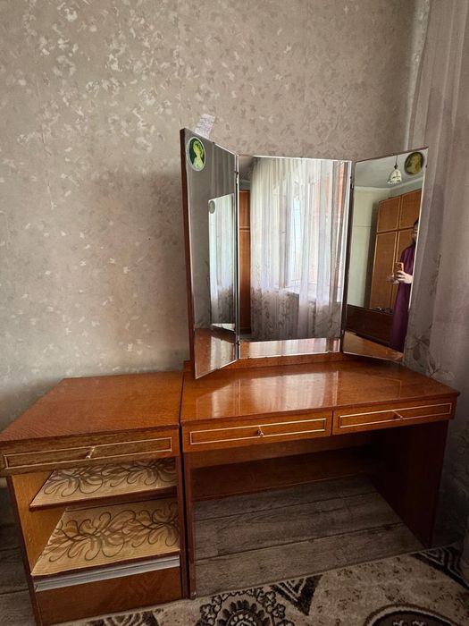 Спальный гарнитур