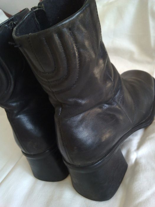 Botine si cizme din piele la preturi mici.