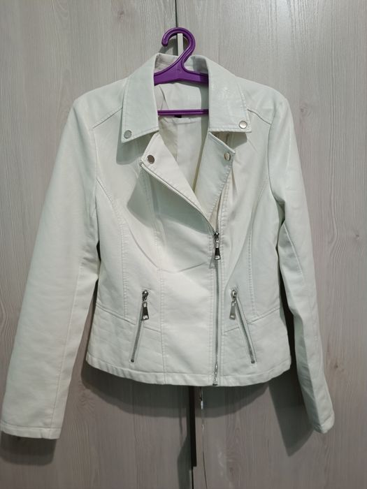 Кожаная новая куртка