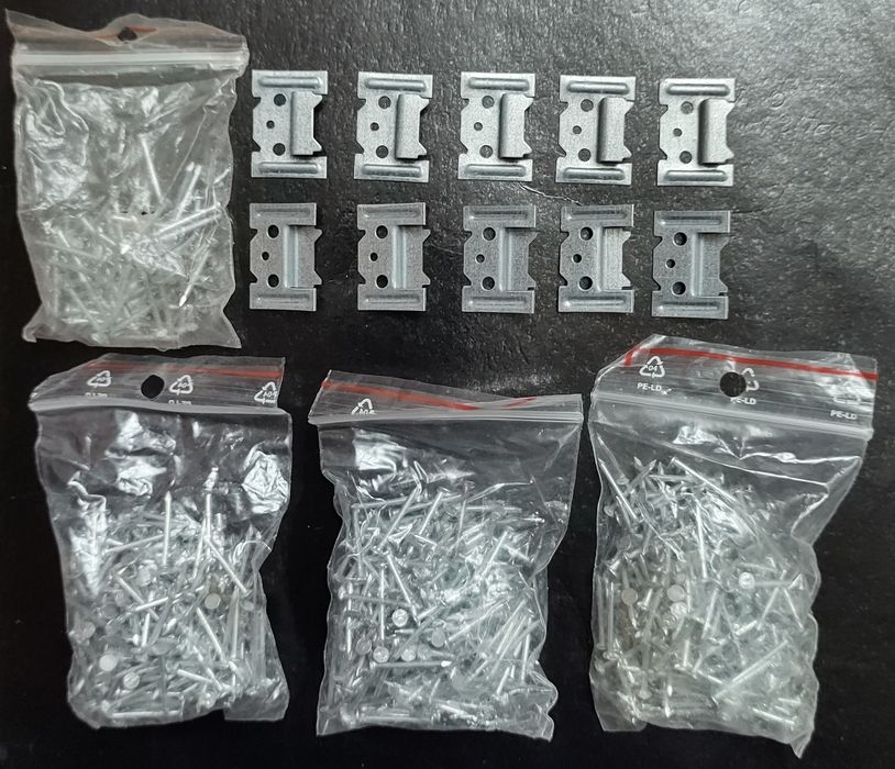 vând clipsuri pt fixat lambriuri,noi,226 buc+cuie