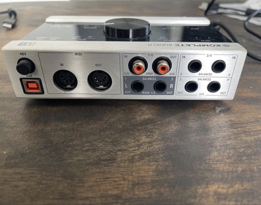 Native instruments KOMPLETE Audio 6