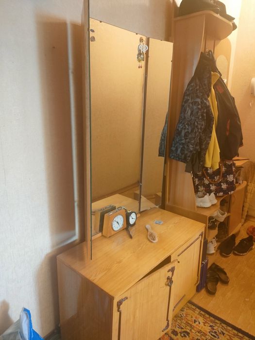 Продам трельяж !