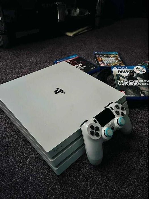 PS 4 pro в идеальном состояние с топ играми бонус 2 новый джойстика: 300 у.е. - Pristavkalar Toshkent на Olx