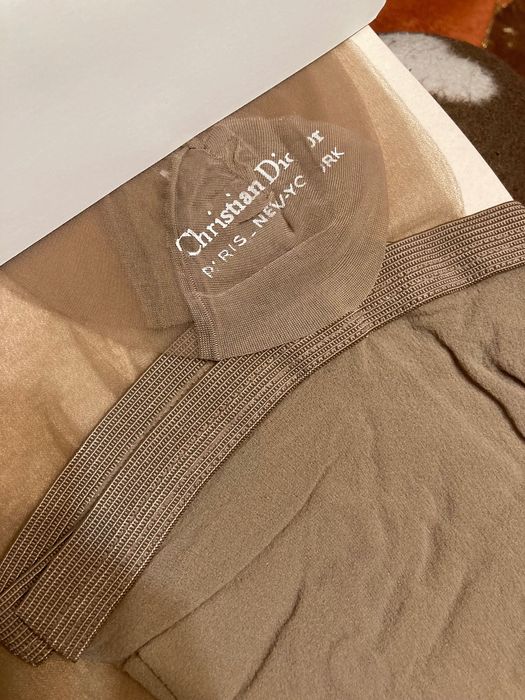 Намалени Christian Dior vintage чорапогащници