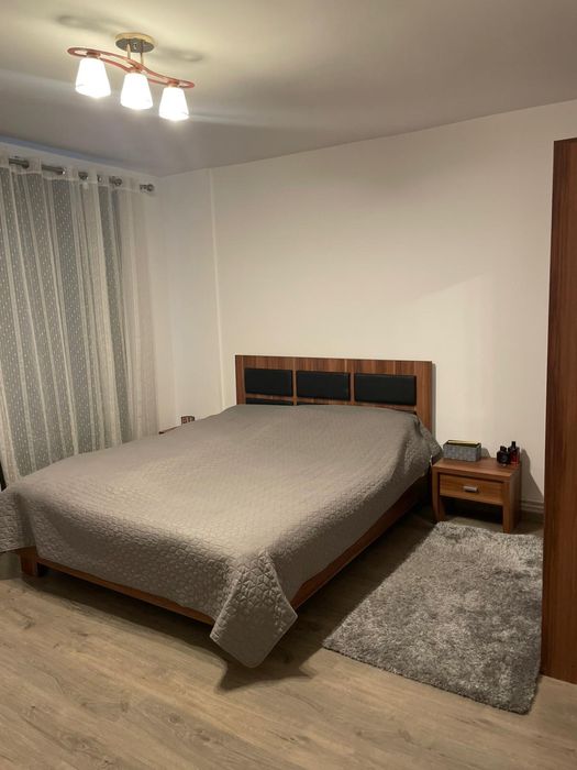 Proprietar. Inchiriez apartament cu o camera ultracentral zona Grand