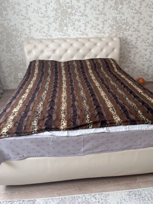 Покрывало на кровать, плед
