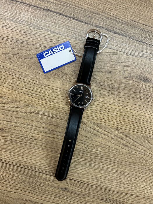 Часовник  CASIO  MTP-V002