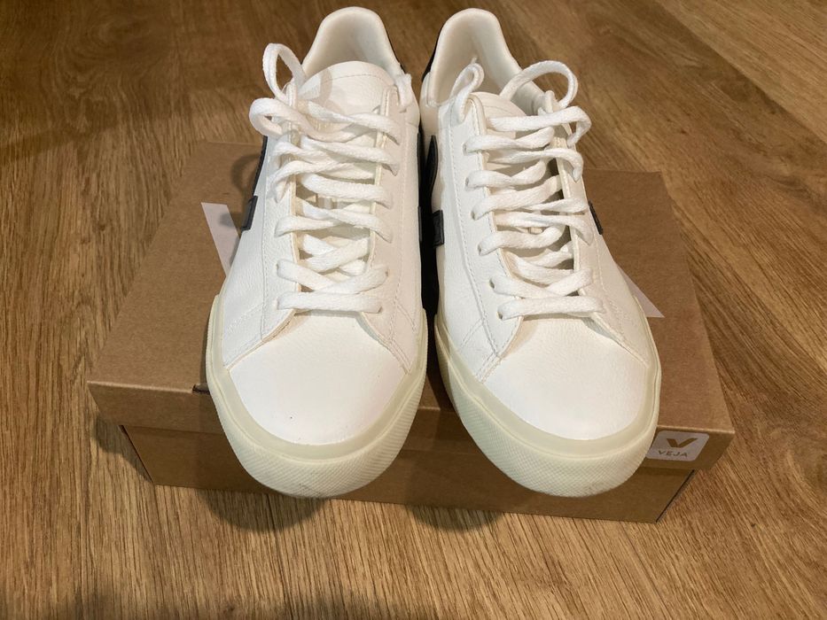 Бели кецове Veja