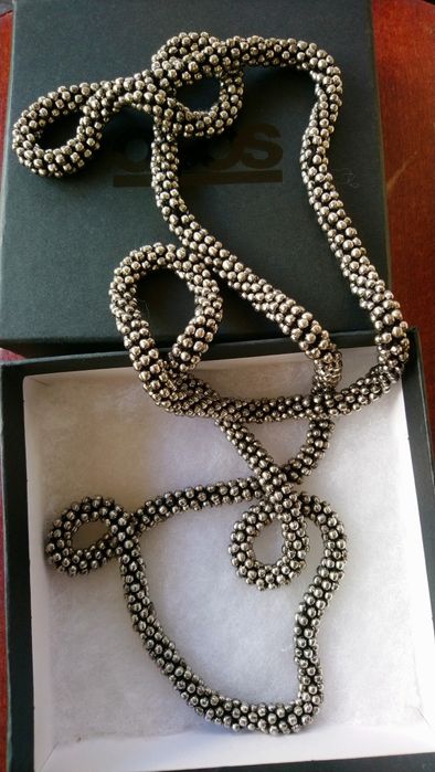 Coliere Anglia- Noi/ca noi, în cutie