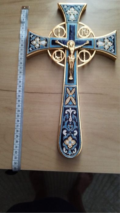 Cruce biserica preot