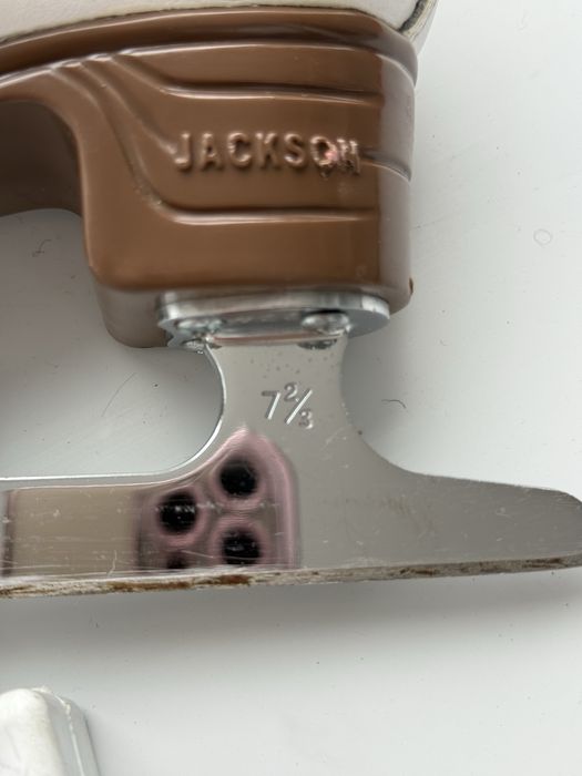 Продам коньки Jackson Artist в отличном состоянии