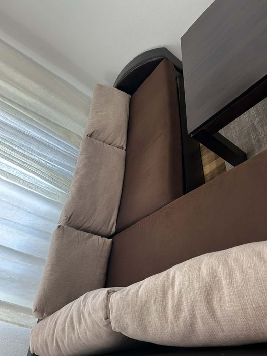 Ъглов диван с маса