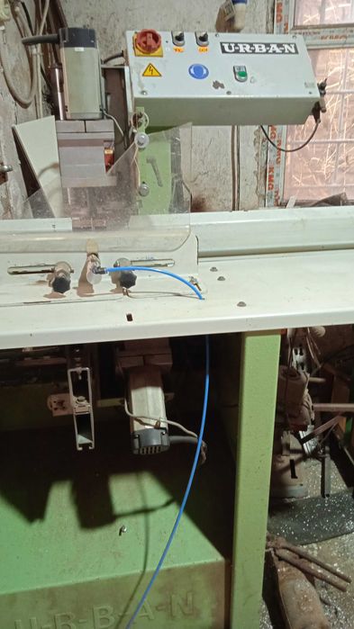 Vând mașină de drenaj gauri pvc