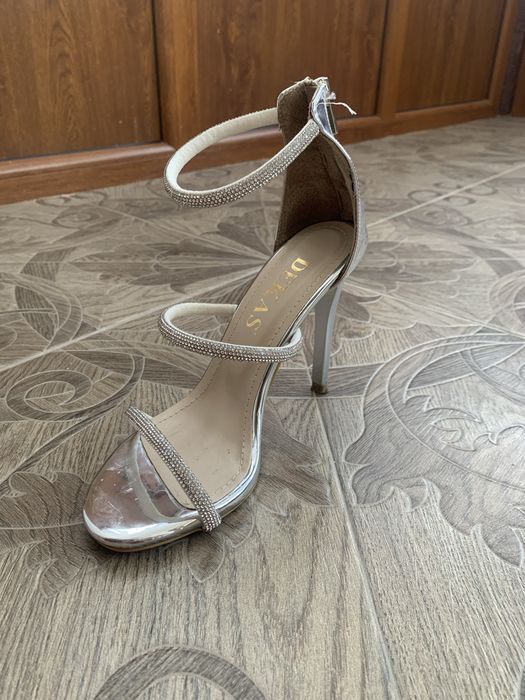 Дамски обувки