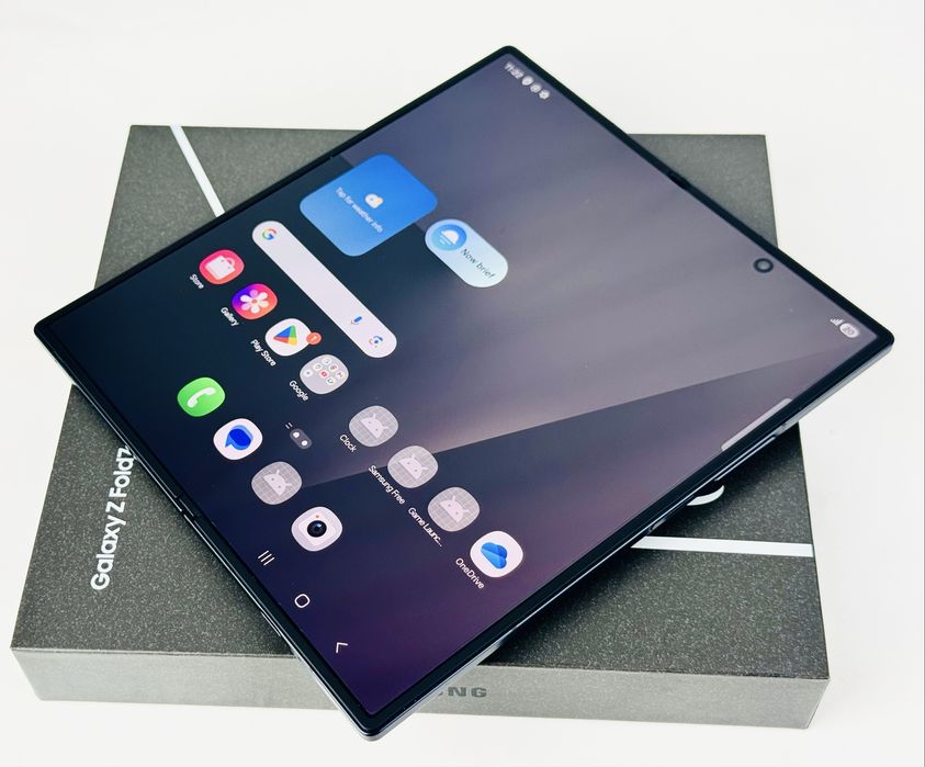НОВ! Samsung Galaxy Z Fold 7 5G 256GB 12RAM Jetblack 2г. Гаранция