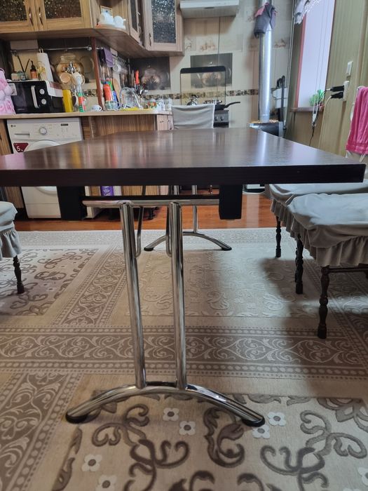 Продам стол. В идеальном состоянии