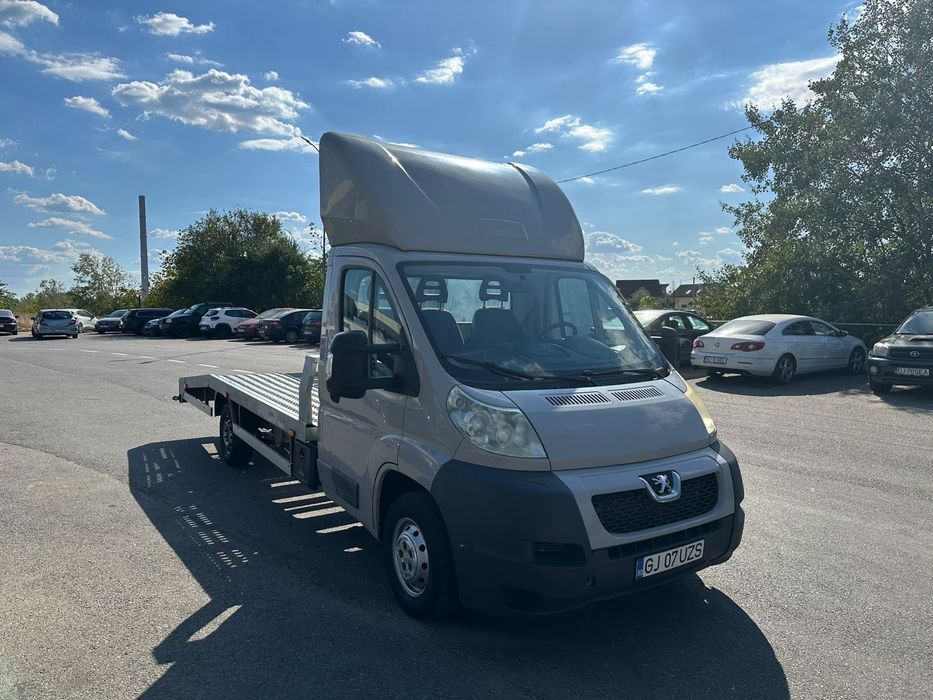 Peugeot Boxer Autoutilitara/Troliu/Km reali 228.000