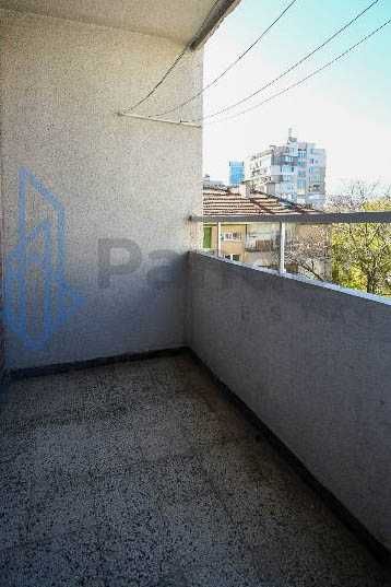 Двустаен апартамент под наем в кв. Изток