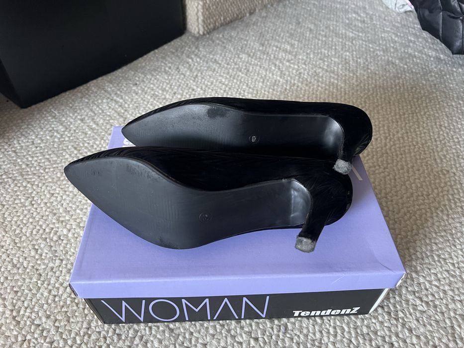 Официални обувки на ток Тенденз