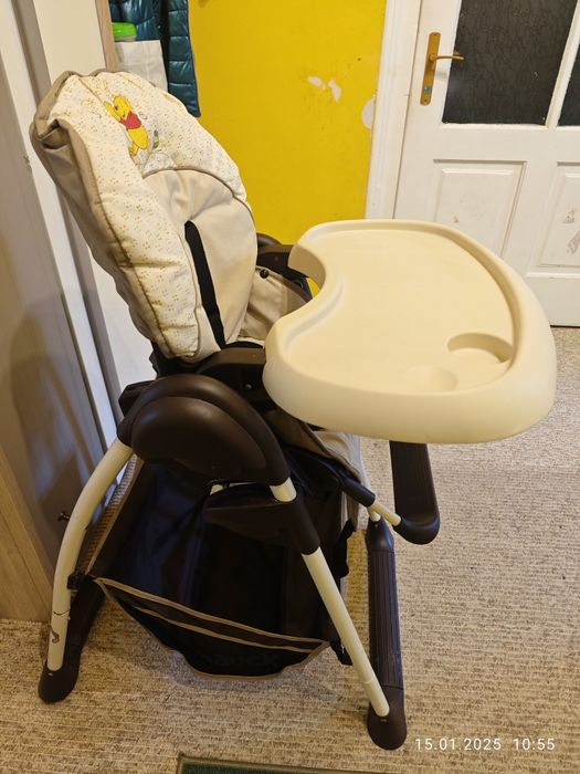 Măsuță pentru luat masa bebe și scoica, este 2 in 1