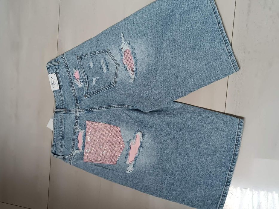 Pantaloni de blugi scurrti de dama