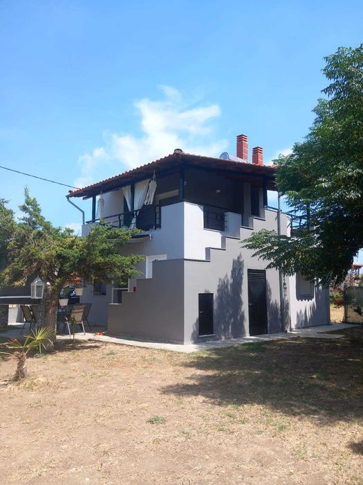 ПРОДАВА Самостоятелна къща - мезонет в Паралия Каряни, Кавала