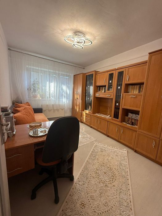 Proprietar, vand apartament 2 camere, centru Caransebes