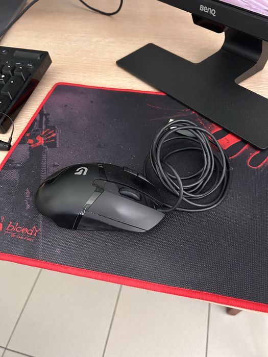Продавам мишка Logitech G402
