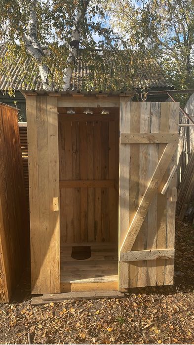 Туалет уличный, дачный
