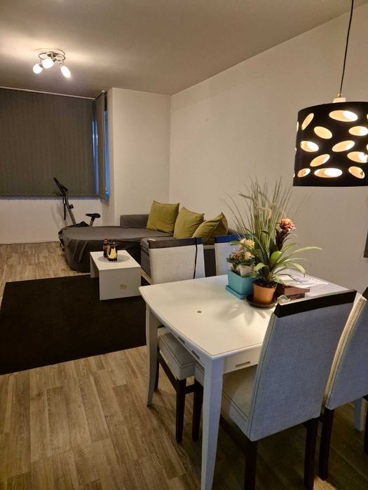 Дава се под наем Двустаен апартамент в София, Триъгълника - 61 кв.м за 420.75 € - Снимка #2