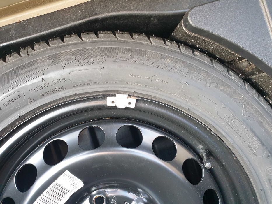 Нова оригинална джанта с нова гума 16",5х112,ЕТ42,ф 57.1 за Фолксваген