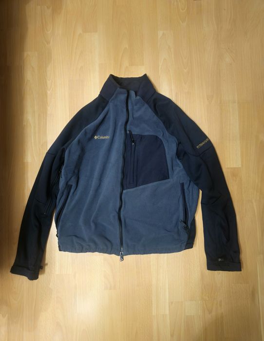 Geacă Columbia Titanium softshell în gri închis și negru