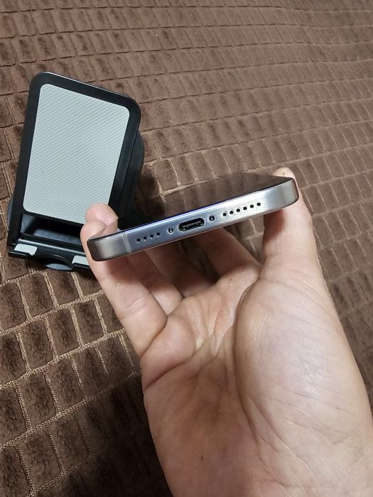 Vând iPhone 15Pro Max  ( Clonă)