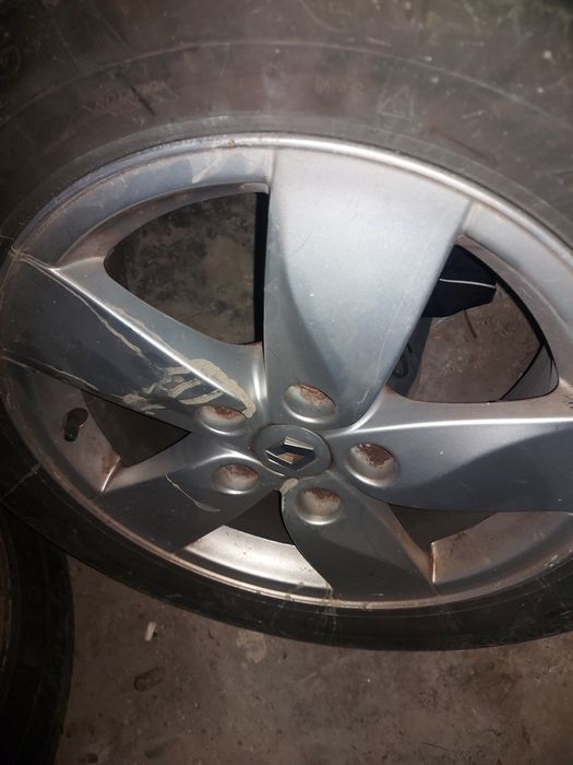 Caut/vând acest model,Renault, pe 16"