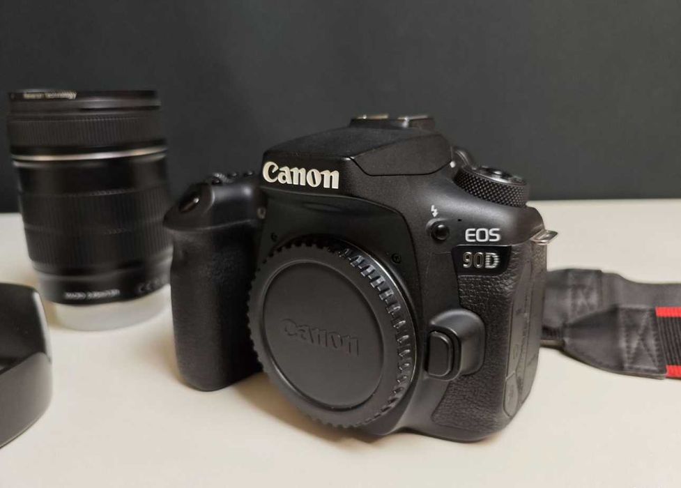 Canon EOS 90D 18-135mm