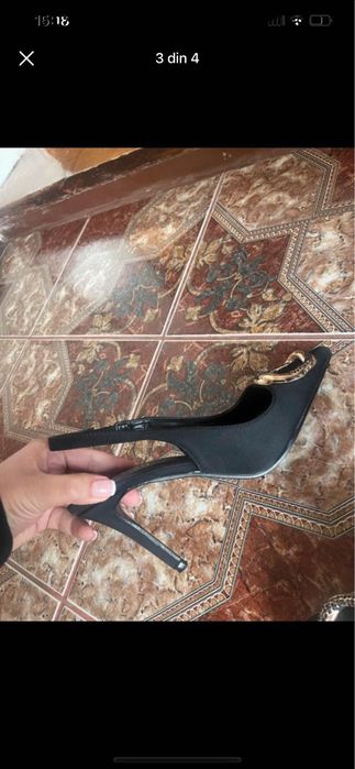 Pantofi stiletto