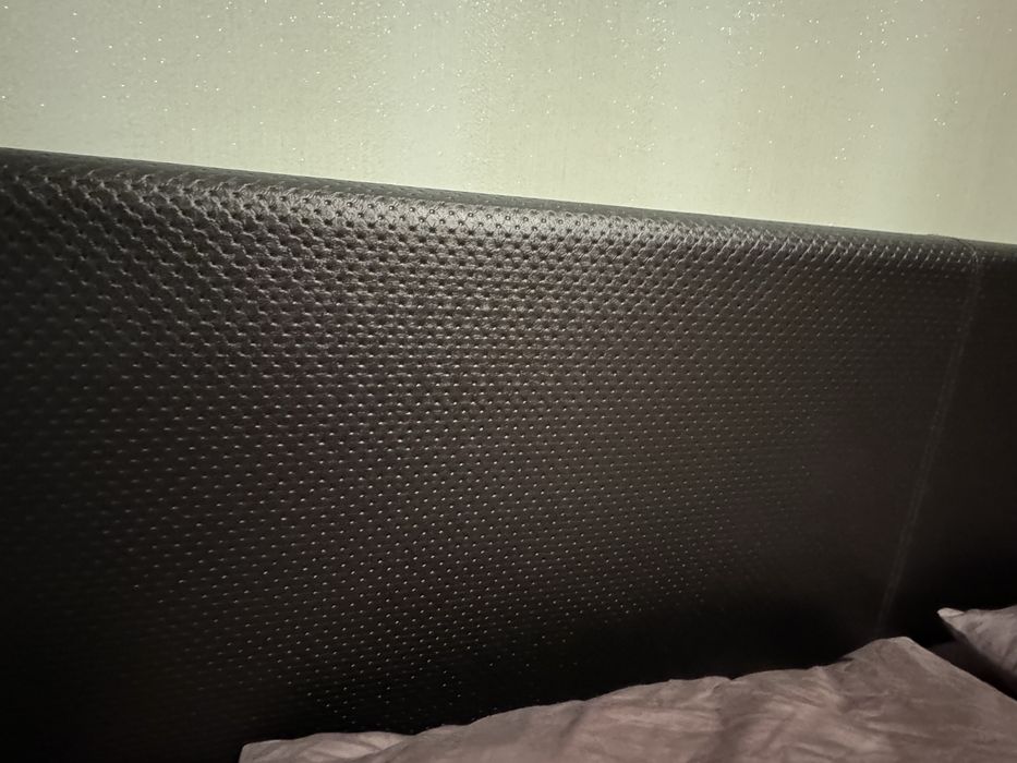 Спалня с нощтни шкафове и осветление + Матрак