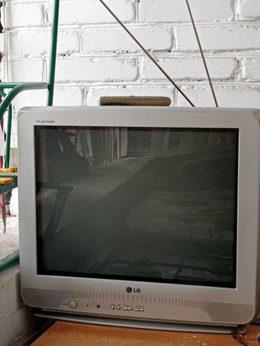 Продам телевизор LG