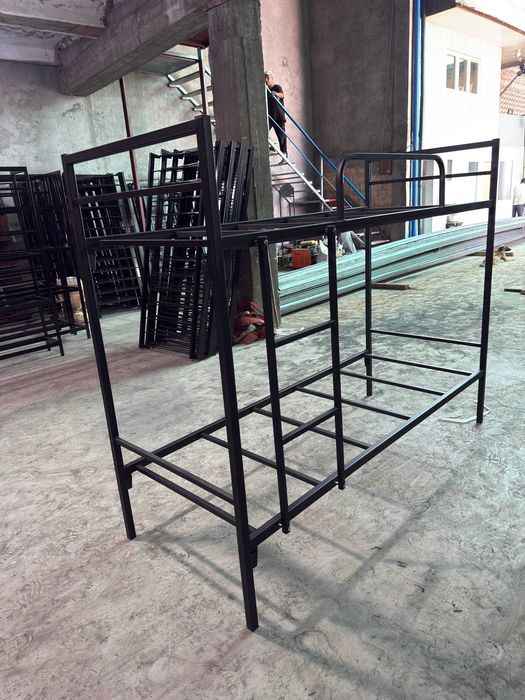 кровать двух этажная