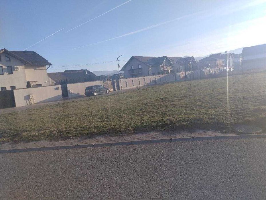 De vanzare un teren intravilan cu o suprafata de 800 mp, cu utilitati