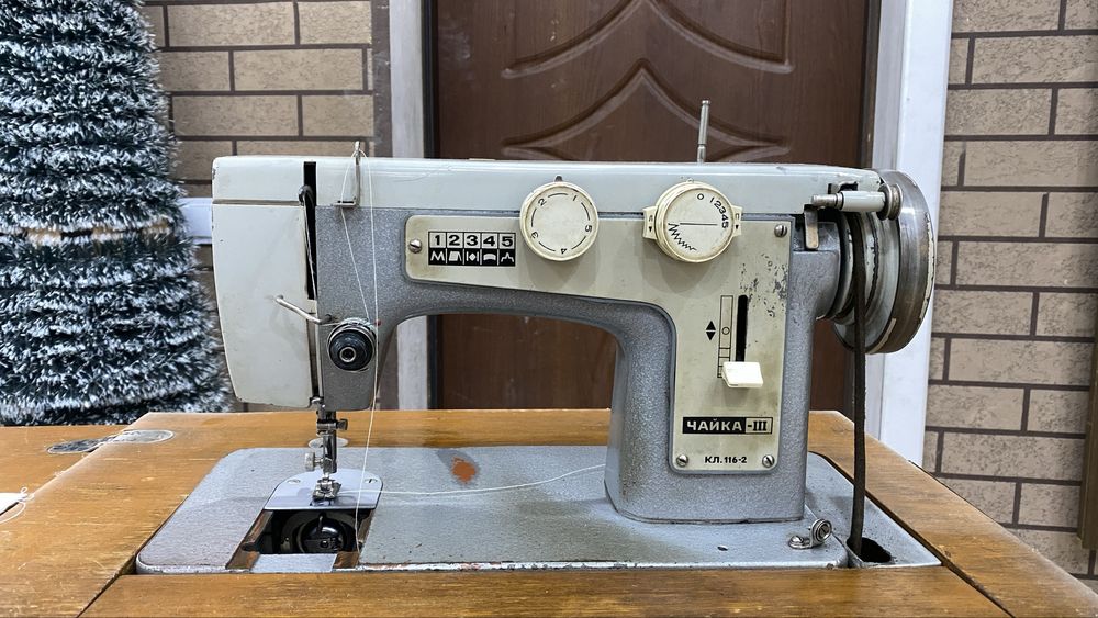 Швейная машина Чайка