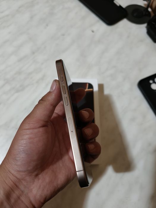 iPhone 16pro 256гб Золотой