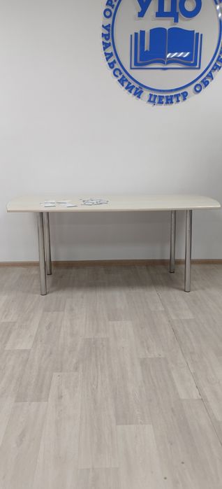 Продам кухонный стол