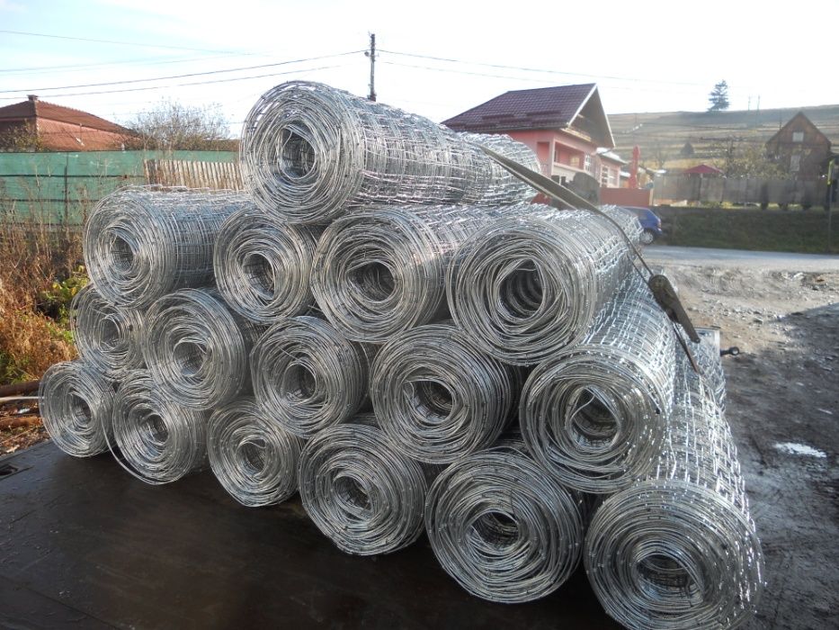 Stalpi de gard ascutiti si izolati