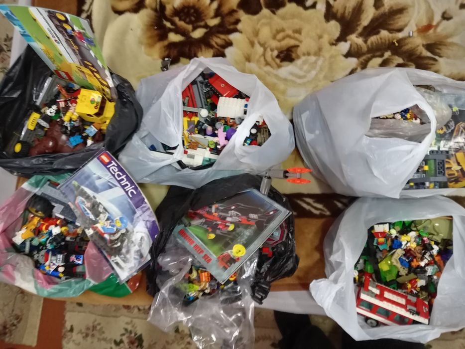 Срочно продам LEGO