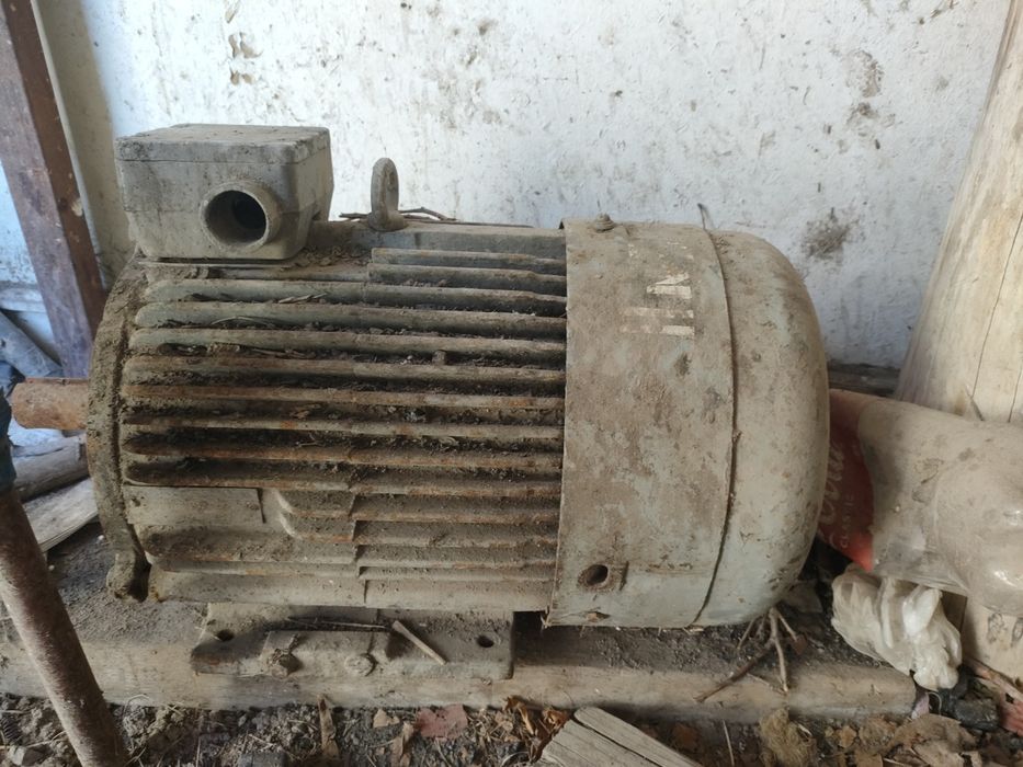 Продам электродвигатель