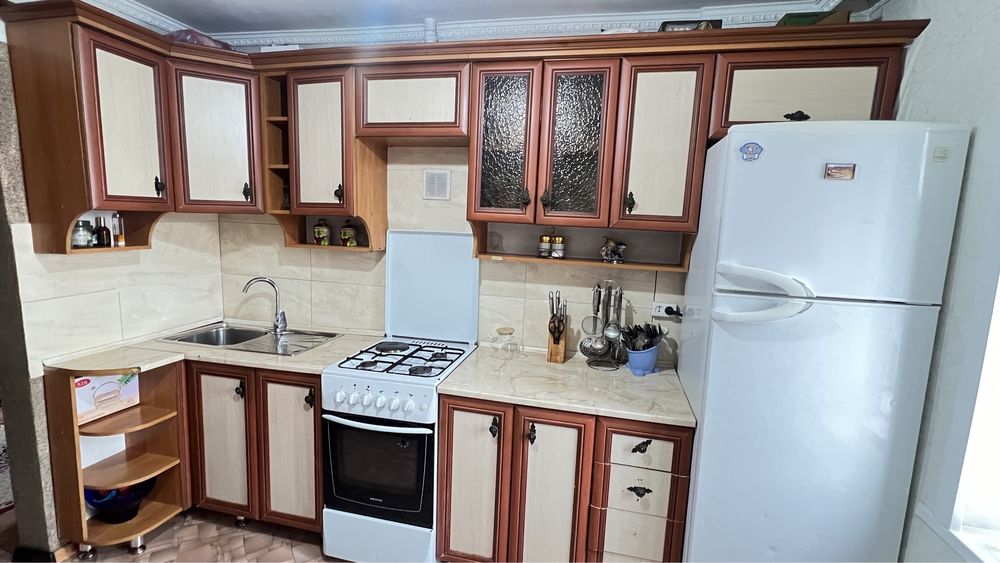 продам кухонную гарнитур