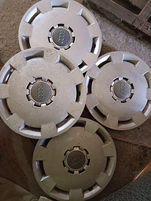 Vând set capace Audi originale R16