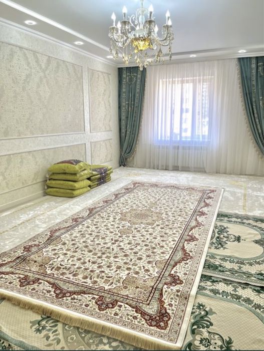 Шелковый ковер. Жібек кілем