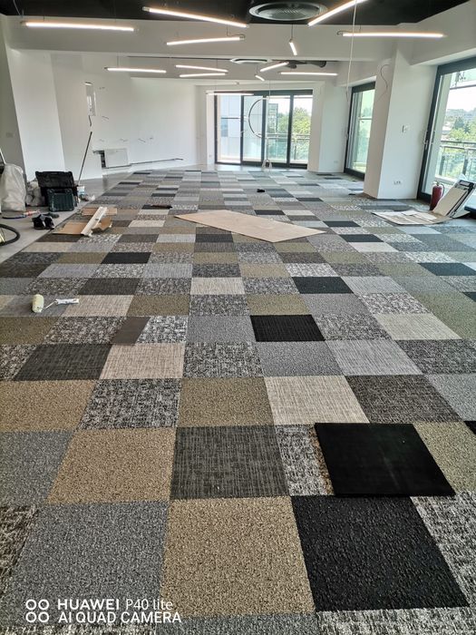 Montaj pardoseli calde  linoleum tarkkt, mochetă